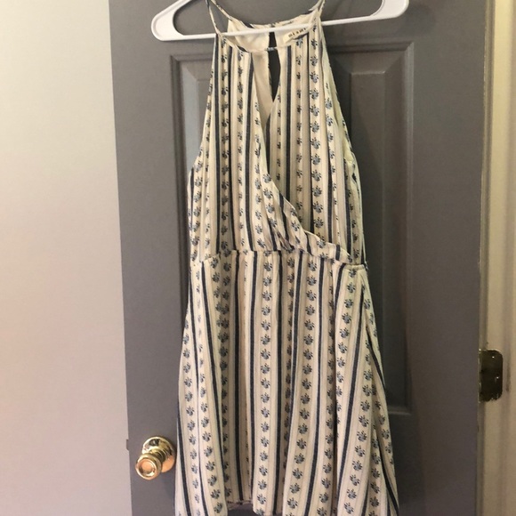 Bundle of women Dresses - Picture 2 of 13